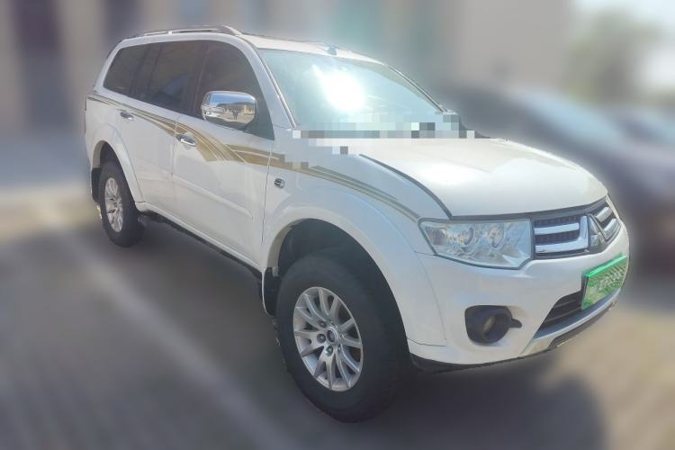 Used Mitsubishi Pajero Sport 2013 3.0L Automatic 4x4 Flagship Edition Front Right 45 Deg