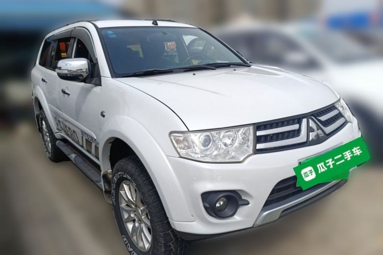 Used Mitsubishi Pajero Sport 2013 3.0L Automatic 4x4 Executive Edition Front Right 45 Deg