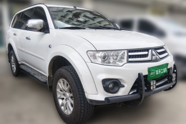 Used Mitsubishi Pajero Sport 2013 3.0L Automatic 4x4 Executive Edition Front Right 45 Deg