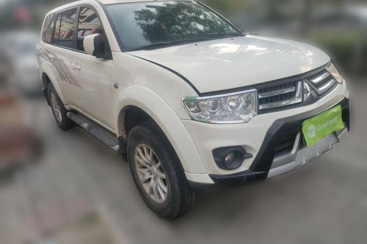 Used Mitsubishi Pajero Sport 2013 2.4L Manual Two-Wheel Drive Comfort Edition Front Right 45 Deg