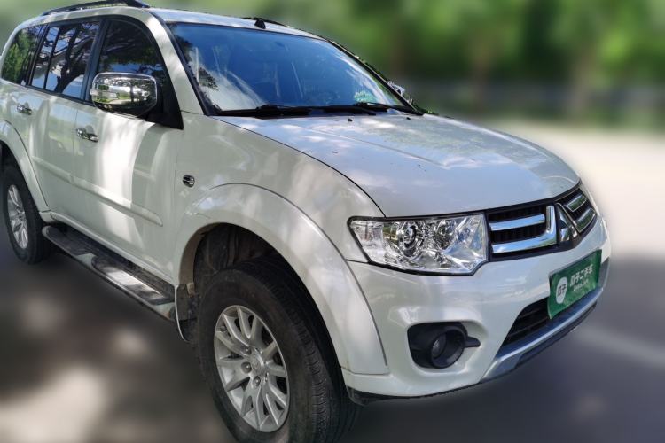 Used Mitsubishi Pajero Sport 2013 3.0L Automatic 4x4 Executive Edition Front Right 45 Deg