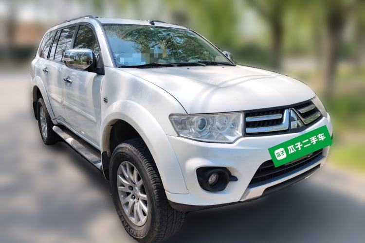 Used Mitsubishi Pajero Sport 2013 3.0L Automatic 4x4 Executive Edition Front Right 45 Deg