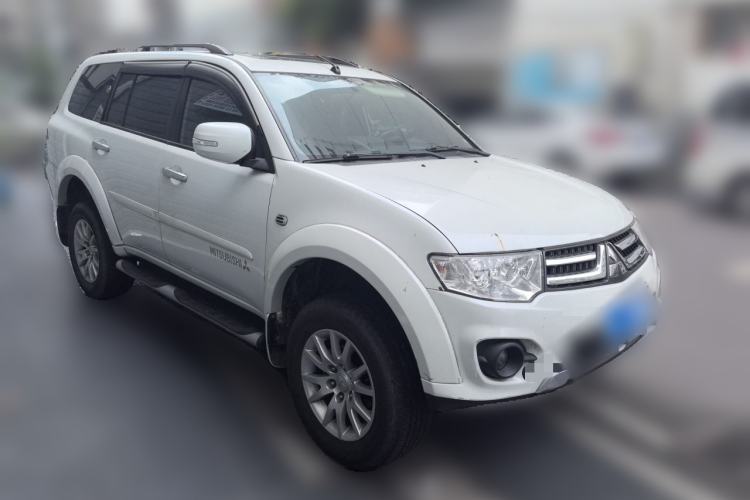 Used Mitsubishi Pajero Sport 2013 3.0L Automatic Two-Wheel Drive Luxury Edition Front Right 45 Deg