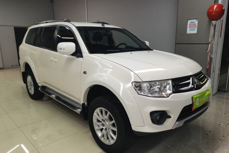 Used Mitsubishi Pajero Sport 2013 2.4L Manual Two-Wheel Drive Comfort Edition Front Right 45 Deg