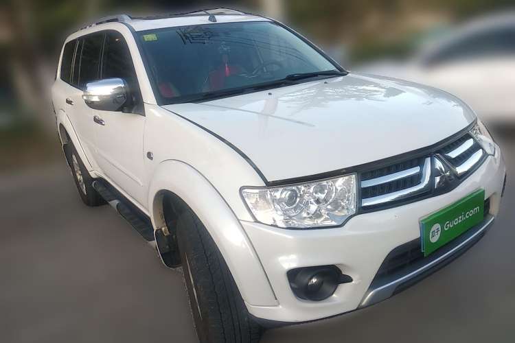 Used Mitsubishi Pajero Sport 2013 3.0L Automatic 4x4 Flagship Edition Front Right 45 Deg