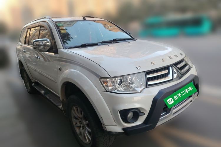 Used Mitsubishi Pajero Sport 2013 3.0L Automatic 4x4 Executive Edition Front Right 45 Deg