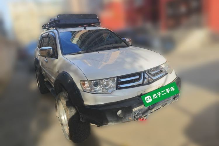 Used Mitsubishi Pajero Sport 2013 3.0L Automatic 4x4 Flagship Edition Front Right 45 Deg