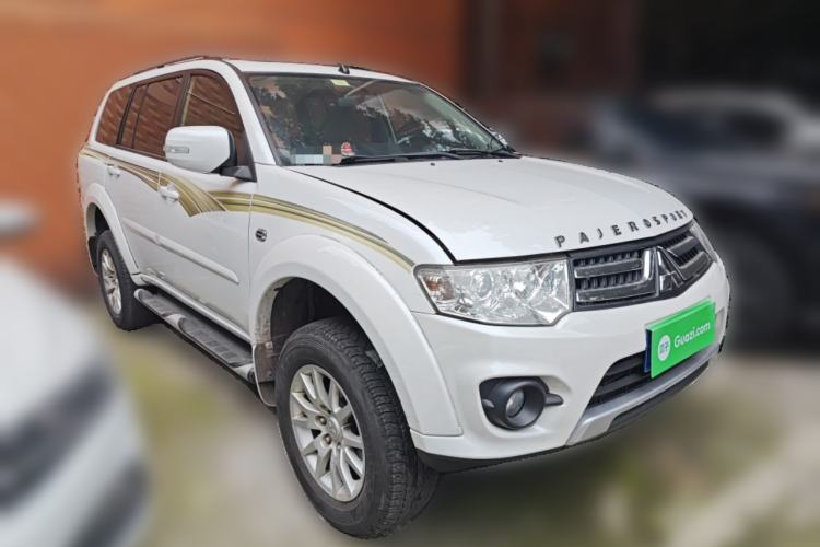 Used Mitsubishi Pajero Sport 2013 3.0L Automatic Two-Wheel Drive Luxury Edition Front Right 45 Deg