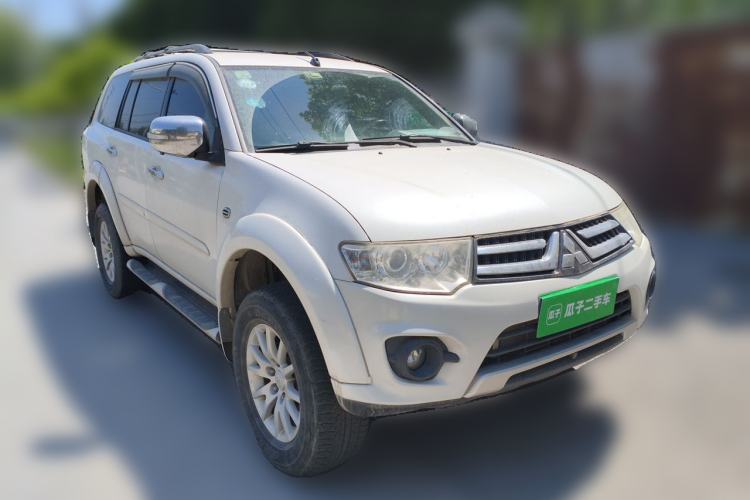 Used Mitsubishi Pajero Sport 2013 3.0L Automatic 4x4 Executive Edition Front Right 45 Deg