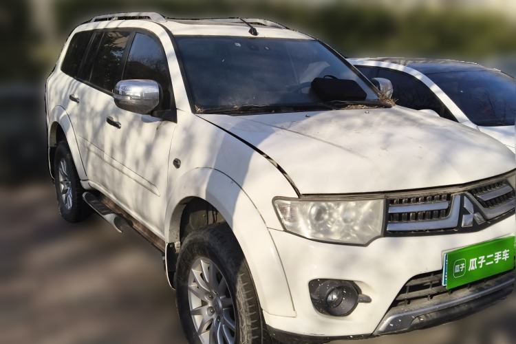 Used Mitsubishi Pajero Sport 2013 3.0L Automatic 4x4 Flagship Edition Front Right 45 Deg