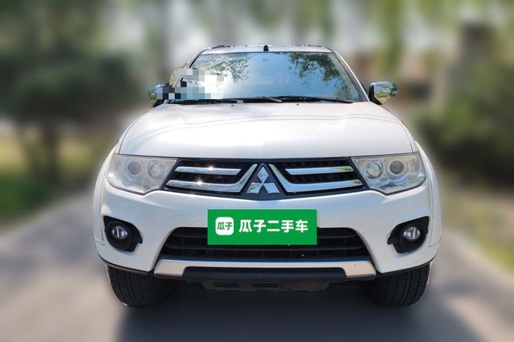 Used Mitsubishi Pajero Sport 2013 3.0L Automatic 4x4 Executive Edition Front