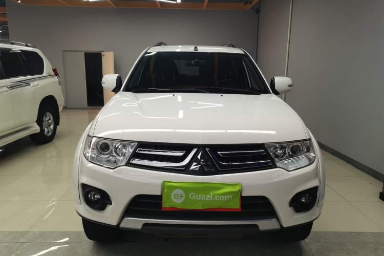Used Mitsubishi Pajero Sport 2013 2.4L Manual Two-Wheel Drive Comfort Edition Front