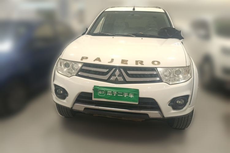 Used Mitsubishi Pajero Sport 2013 2.4L Manual Two-Wheel Drive Comfort Edition Front