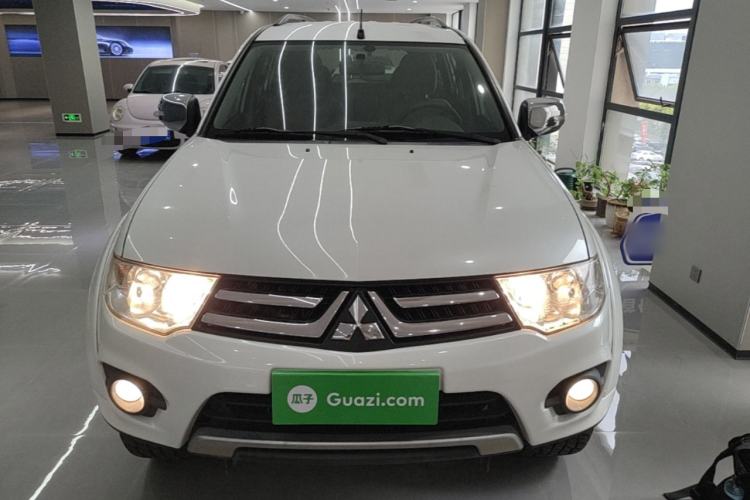 Used Mitsubishi Pajero Sport 2013 3.0L Automatic 4x4 Executive Edition Front