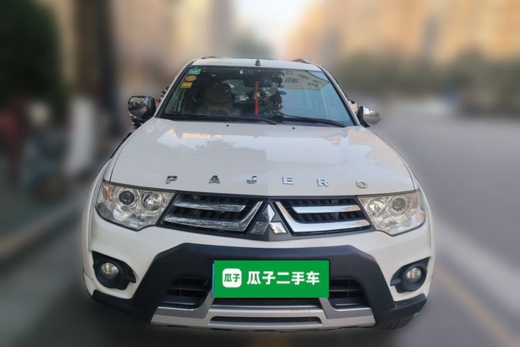 Used Mitsubishi Pajero Sport 2013 3.0L Automatic 4x4 Executive Edition Front