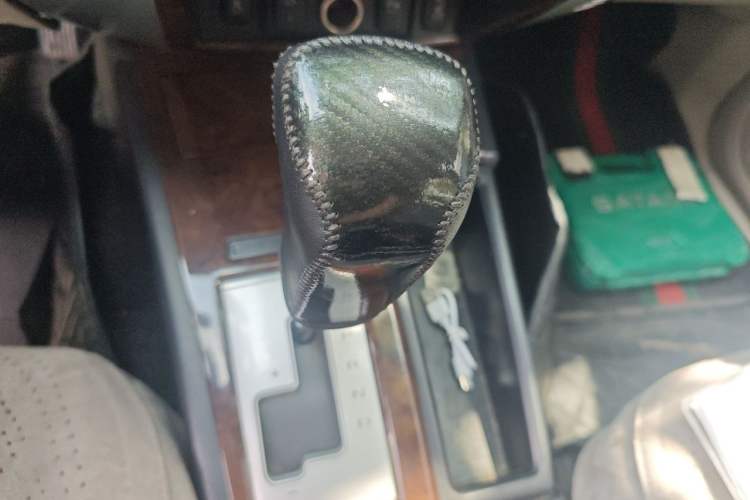 Used Mitsubishi Pajero Sport 2013 3.0L Automatic Two-Wheel Drive Luxury Edition Gear Lever