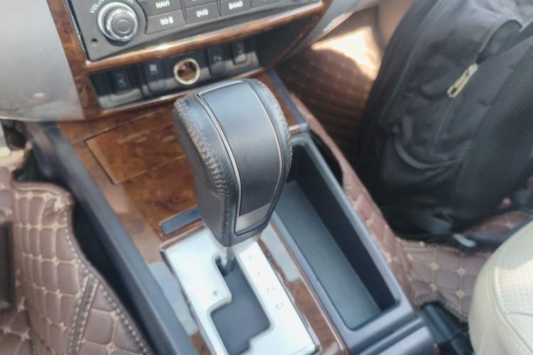 Used Mitsubishi Pajero Sport 2013 3.0L Automatic Two-Wheel Drive Luxury Edition Gear Lever