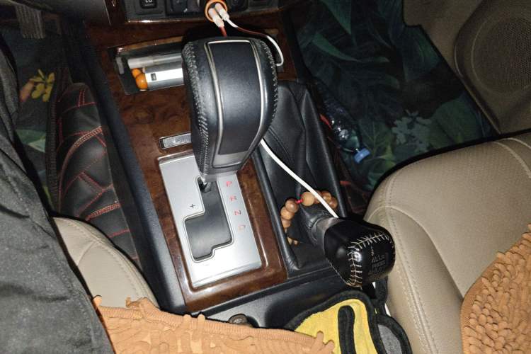 Used Mitsubishi Pajero Sport 2013 3.0L Automatic 4x4 Flagship Edition Gear Lever