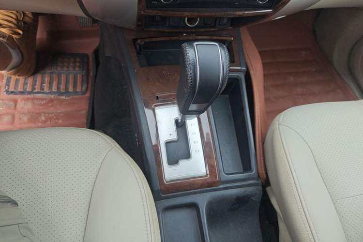 Used Mitsubishi Pajero Sport 2013 3.0L Automatic Two-Wheel Drive Luxury Edition Gear Lever
