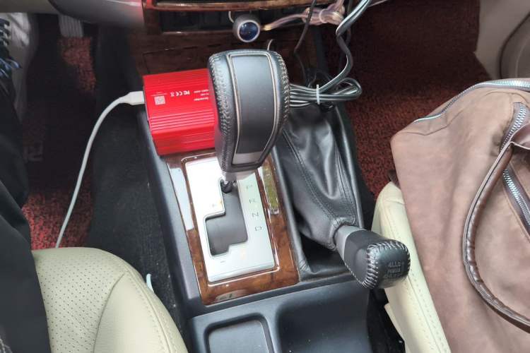Used Mitsubishi Pajero Sport 2013 3.0L Automatic 4x4 Flagship Edition Gear Lever