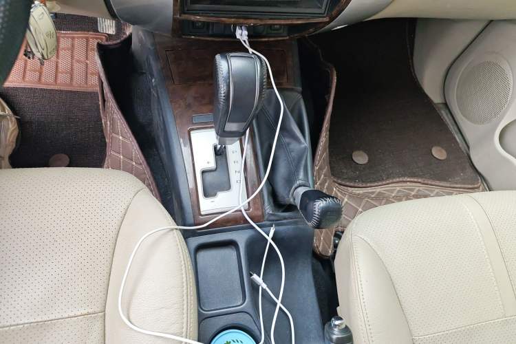 Used Mitsubishi Pajero Sport 2013 3.0L Automatic 4x4 Flagship Edition Gear Lever