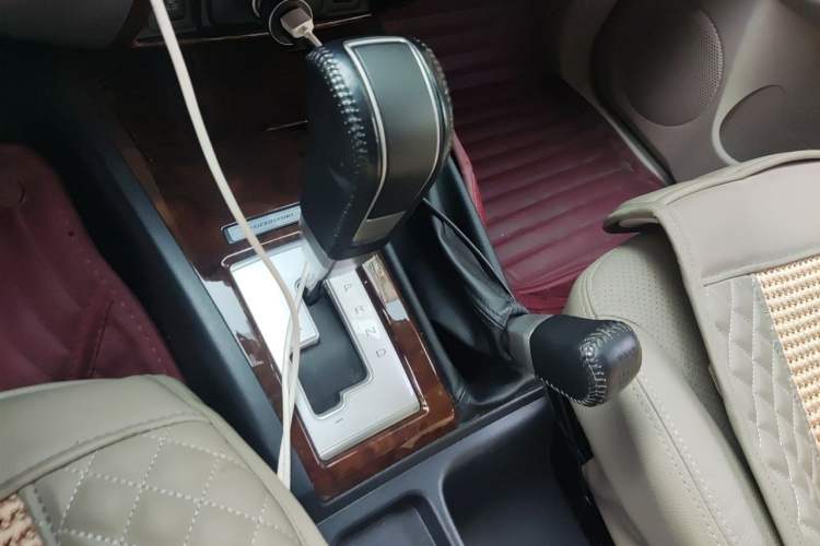 Used Mitsubishi Pajero Sport 2013 3.0L Automatic 4x4 Flagship Edition Gear Lever