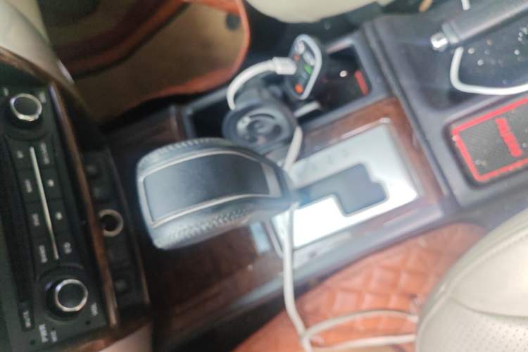 Used Mitsubishi Pajero Sport 2013 3.0L Automatic Two-Wheel Drive Luxury Edition Gear Lever