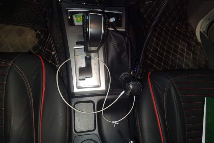 Used Mitsubishi Pajero Sport 2013 3.0L Automatic 4x4 Executive Edition Gear Lever