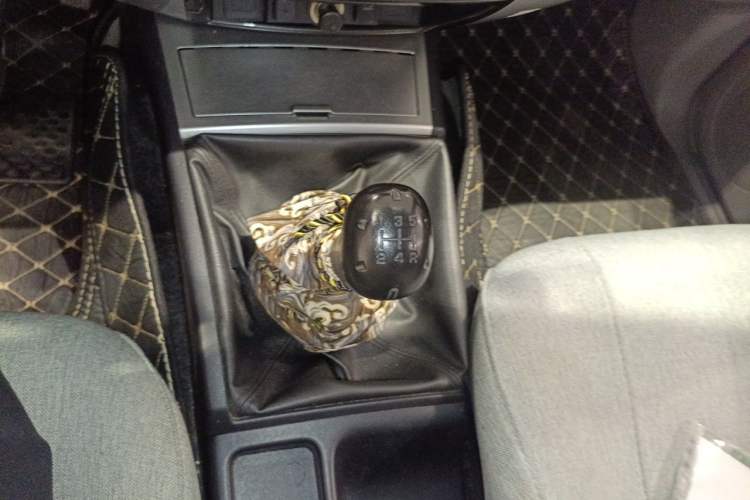 Used Mitsubishi Pajero Sport 2013 2.4L Manual Two-Wheel Drive Comfort Edition Gear Lever