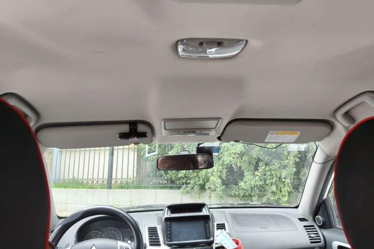 Used Mitsubishi Pajero Sport 2013 3.0L Automatic 4x4 Executive Edition Headliner