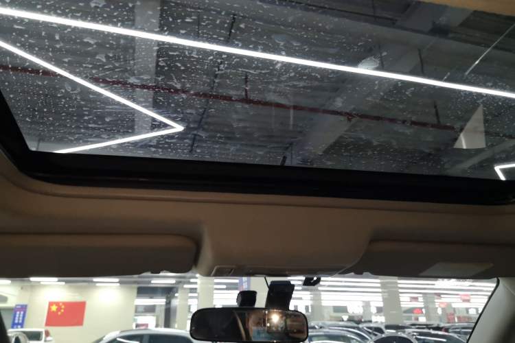 Used Mitsubishi Pajero Sport 2013 3.0L Automatic Two-Wheel Drive Luxury Edition Headliner