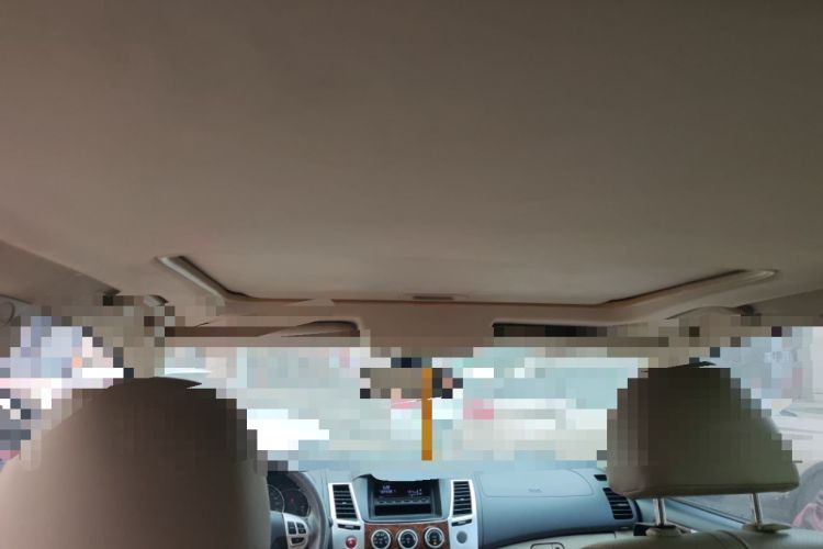 Used Mitsubishi Pajero Sport 2013 3.0L Automatic Two-Wheel Drive Luxury Edition Headliner