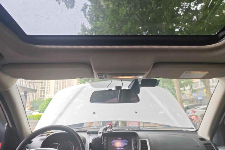 Used Mitsubishi Pajero Sport 2013 3.0L Automatic 4x4 Flagship Edition Headliner