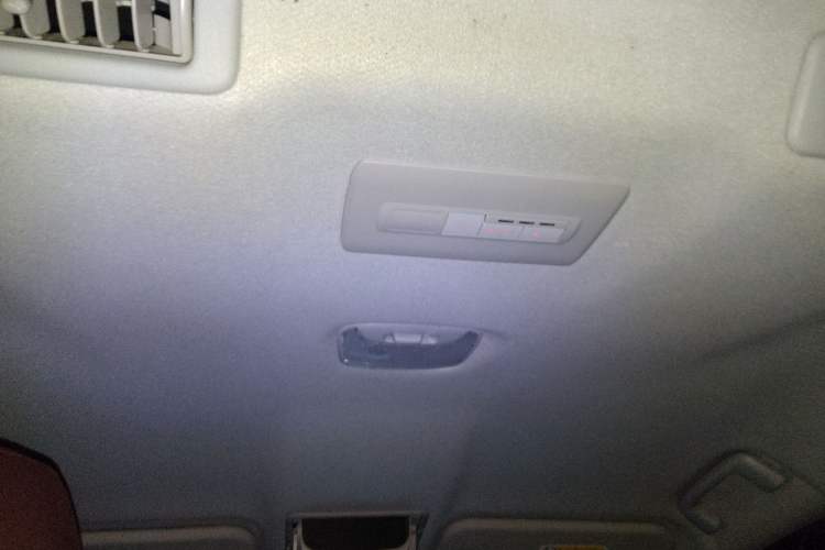 Used Mitsubishi Pajero Sport 2013 3.0L Automatic 4x4 Executive Edition Headliner