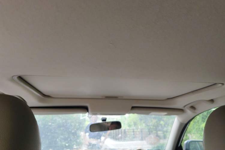 Used Mitsubishi Pajero Sport 2013 3.0L Automatic Two-Wheel Drive Luxury Edition Headliner