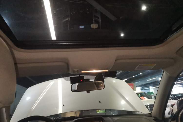 Used Mitsubishi Pajero Sport 2013 3.0L Automatic 4x4 Flagship Edition Headliner
