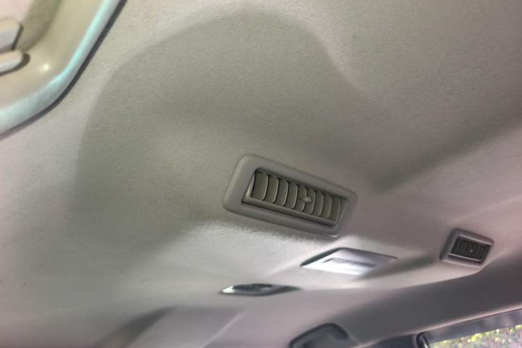 Used Mitsubishi Pajero Sport 2013 2.4L Manual Two-Wheel Drive Comfort Edition Headliner