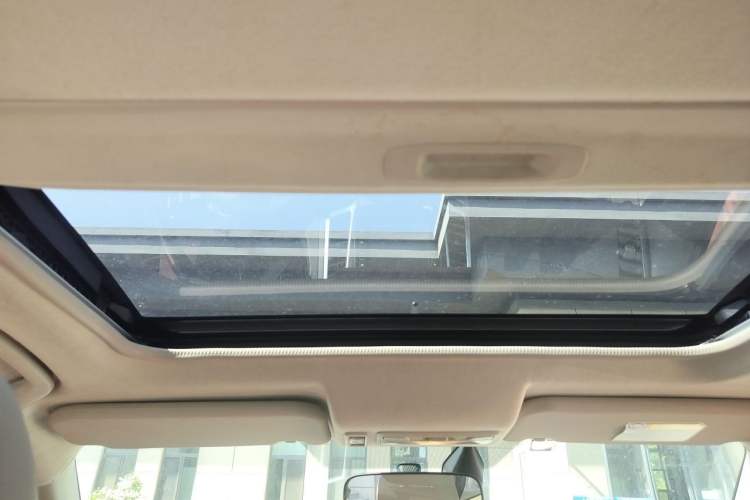Used Mitsubishi Pajero Sport 2013 3.0L Automatic 4x4 Flagship Edition Headliner