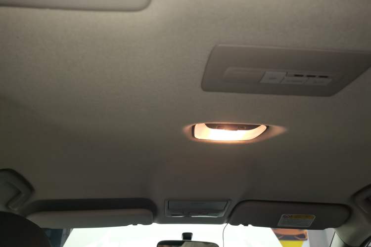 Used Mitsubishi Pajero Sport 2013 2.4L Manual Two-Wheel Drive Comfort Edition Headliner