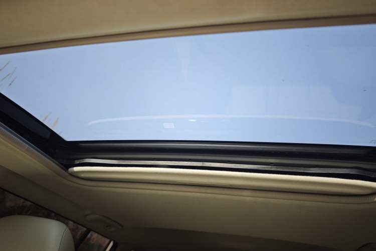 Used Mitsubishi Pajero Sport 2013 3.0L Automatic 4x4 Flagship Edition Headliner