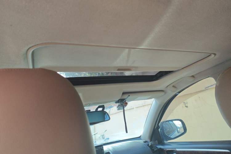 Used Mitsubishi Pajero Sport 2013 3.0L Automatic 4x4 Flagship Edition Headliner