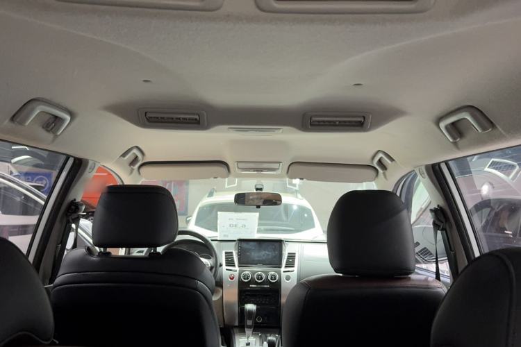 Used Mitsubishi Pajero Sport 2013 3.0L Automatic 4x4 Executive Edition Headliner