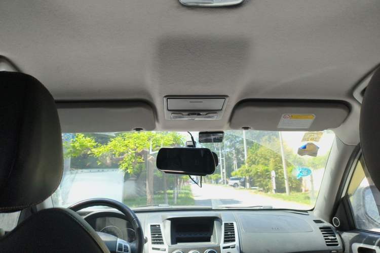 Used Mitsubishi Pajero Sport 2013 3.0L Automatic 4x4 Executive Edition Headliner