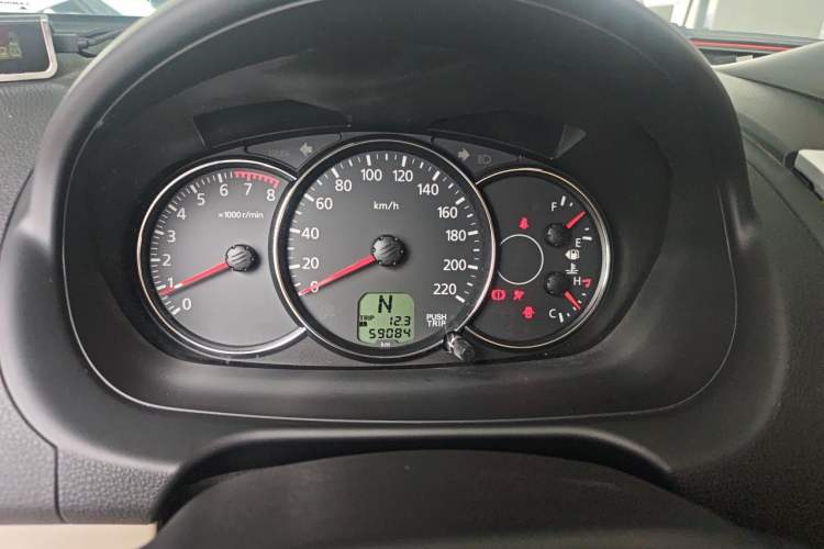 Used Mitsubishi Pajero Sport 2013 3.0L Automatic Two-Wheel Drive Luxury Edition Instrument Cluster