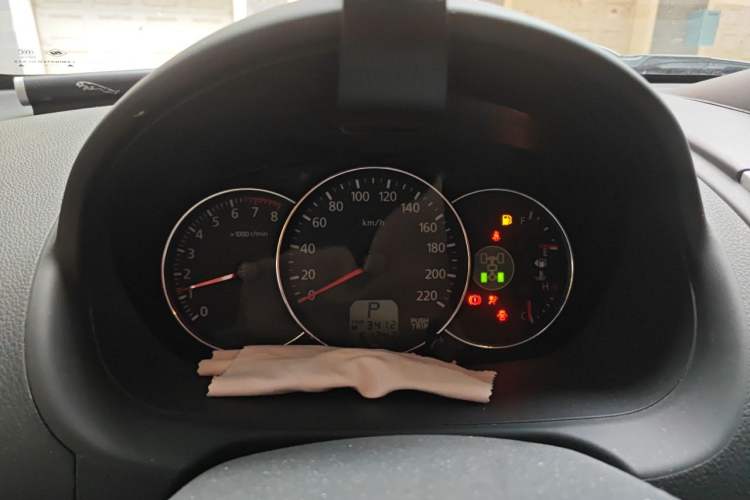 Used Mitsubishi Pajero Sport 2013 3.0L Automatic 4x4 Executive Edition Instrument Cluster