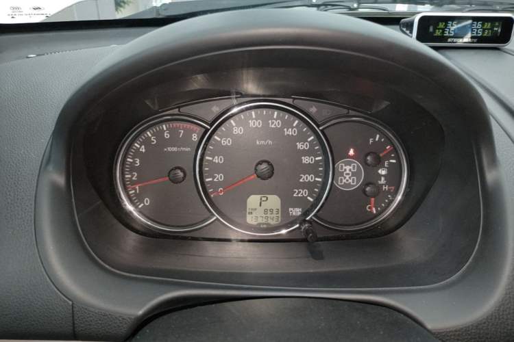 Used Mitsubishi Pajero Sport 2013 3.0L Automatic 4x4 Executive Edition Instrument Cluster