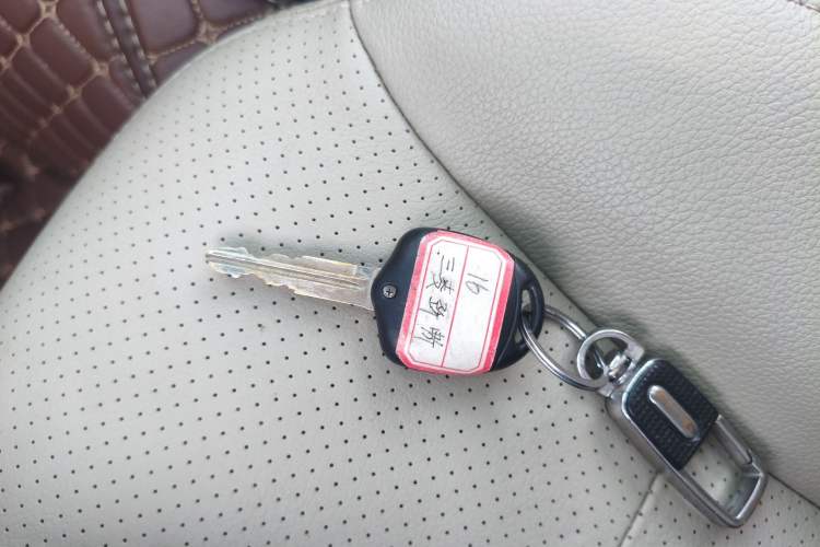 Used Mitsubishi Pajero Sport 2013 3.0L Automatic Two-Wheel Drive Luxury Edition Interior 1