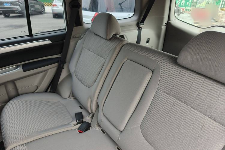 Used Mitsubishi Pajero Sport 2013 3.0L Automatic 4x4 Executive Edition Interior 11