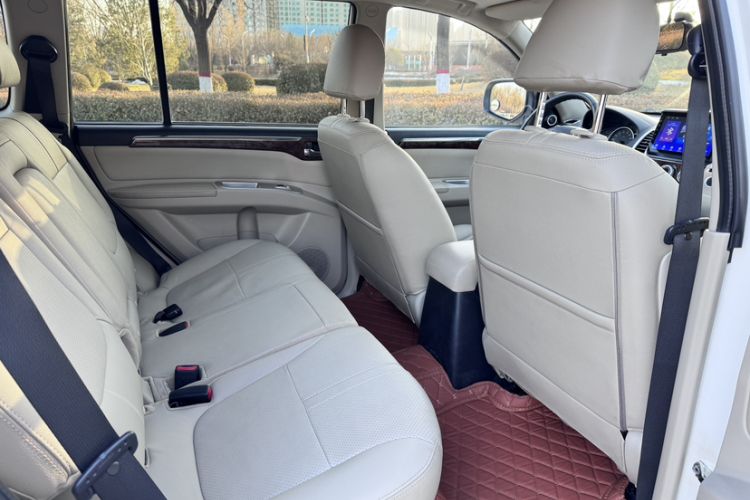 Used Mitsubishi Pajero Sport 2013 3.0L Automatic Two-Wheel Drive Luxury Edition Interior 2