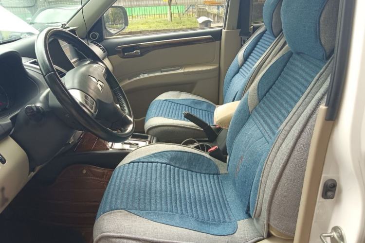 Used Mitsubishi Pajero Sport 2013 3.0L Automatic Two-Wheel Drive Luxury Edition Interior 2